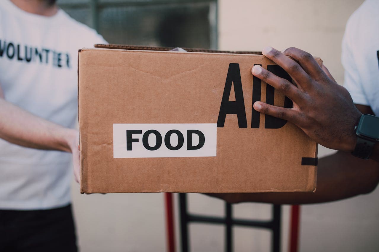 What Is Sadaqah? The Prophet Muhammad’s ﷺ Legacy of Charity